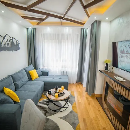 Pinewood Apartment