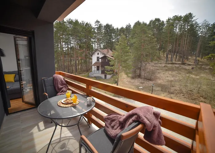 アパート Pinewood ズラティボール