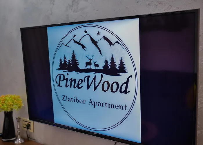 Pinewood ズラティボール