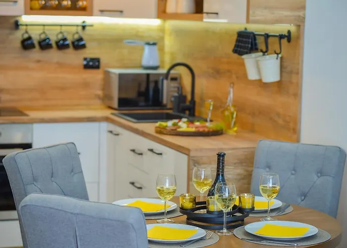 アパート Pinewood ズラティボール