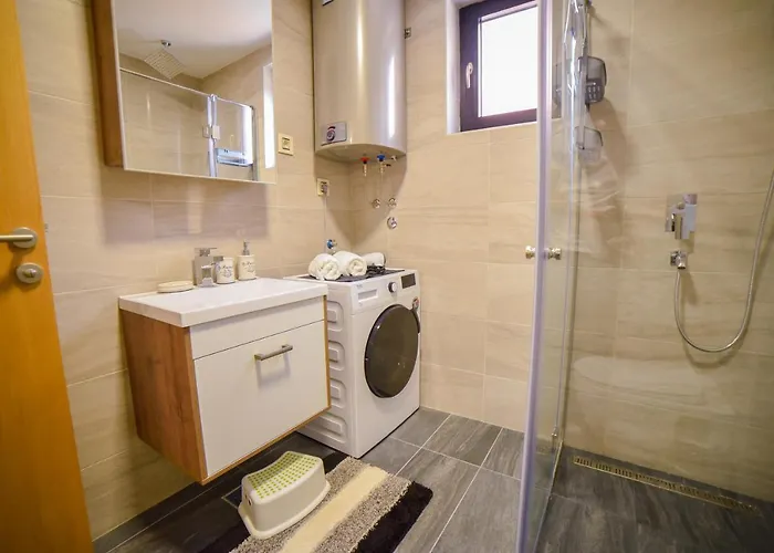 Pinewood * ズラティボール