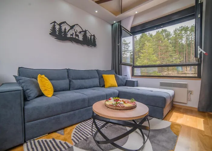 Pinewood ズラティボール